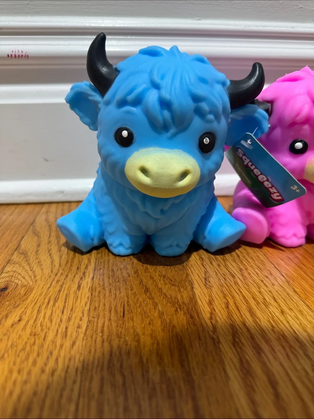 Squeeezy Cows Pink & blue NWT Squeezy